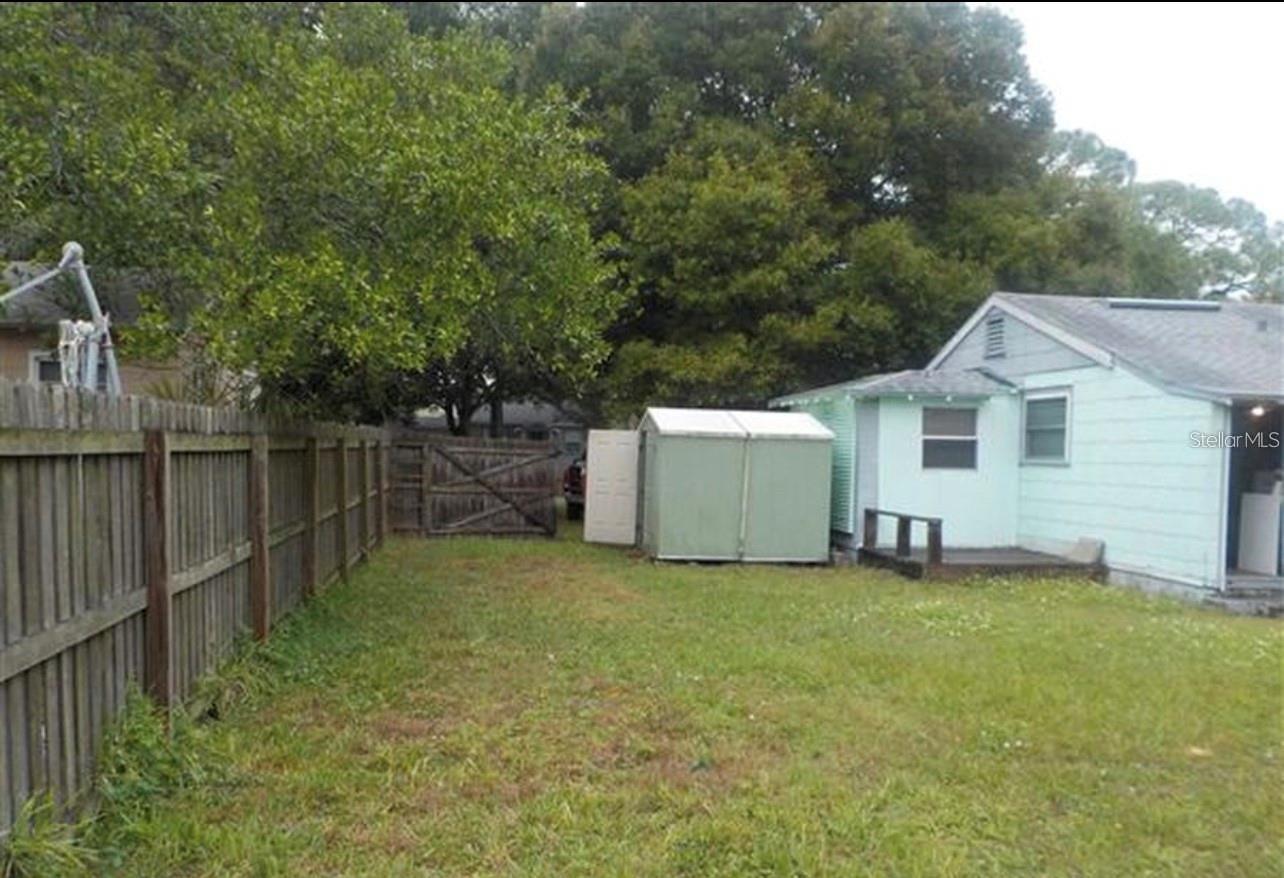 1601 ESSEX DR N, ST PETERSBURG, FL, 33710