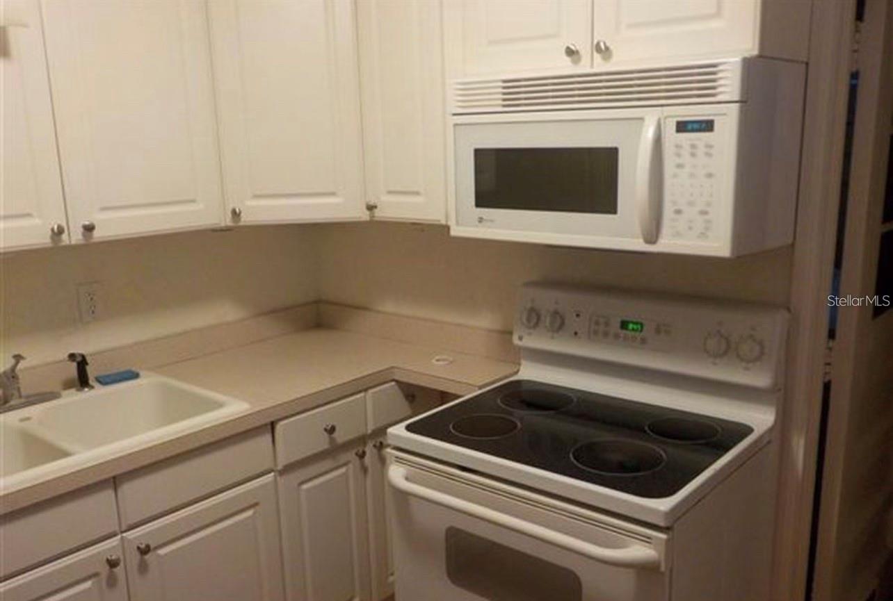 1601 ESSEX DR N, ST PETERSBURG, FL, 33710