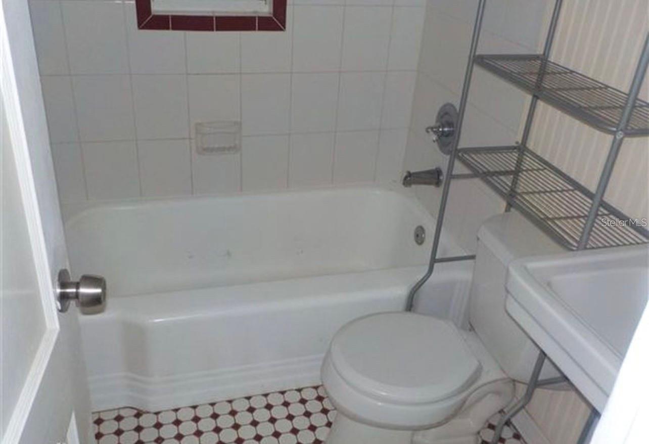 1601 ESSEX DR N, ST PETERSBURG, FL, 33710