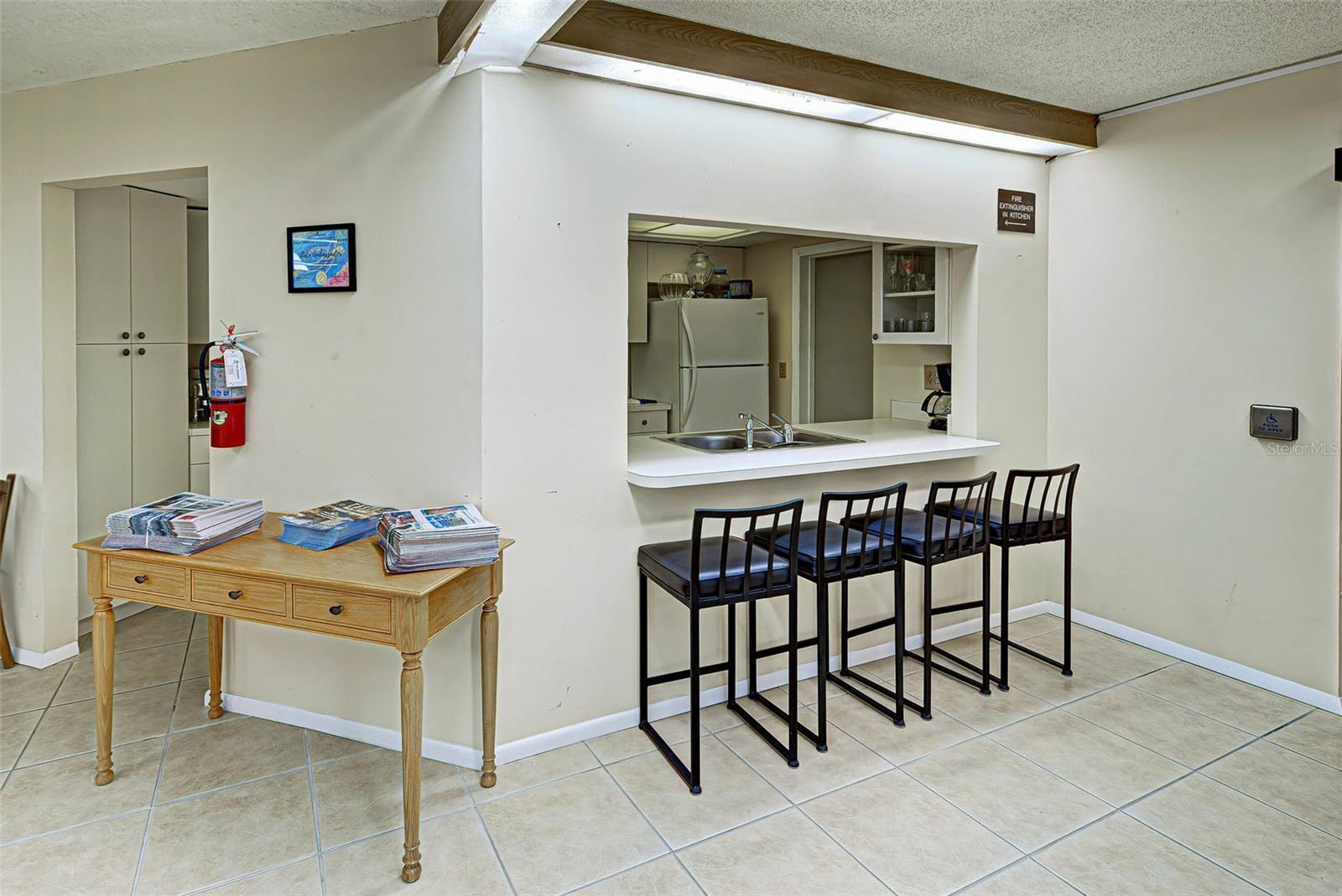 800 BENJAMIN FRANKLIN DR #202, SARASOTA, FL, 34236