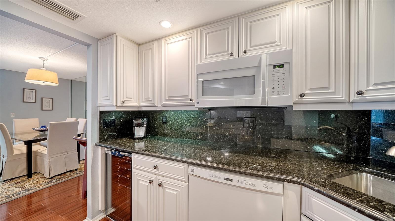 800 BENJAMIN FRANKLIN DR #202, SARASOTA, FL, 34236