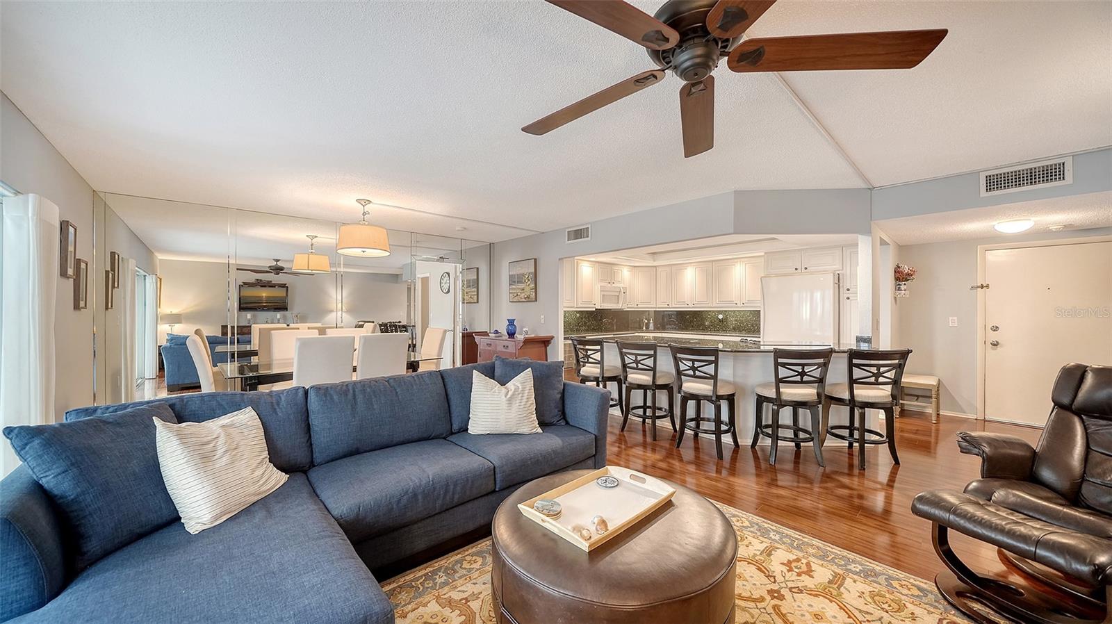 800 BENJAMIN FRANKLIN DR #202, SARASOTA, FL, 34236