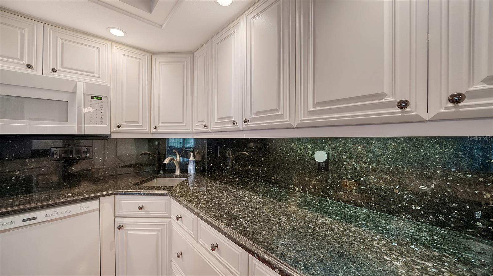 800 BENJAMIN FRANKLIN DR #202, SARASOTA, FL, 34236