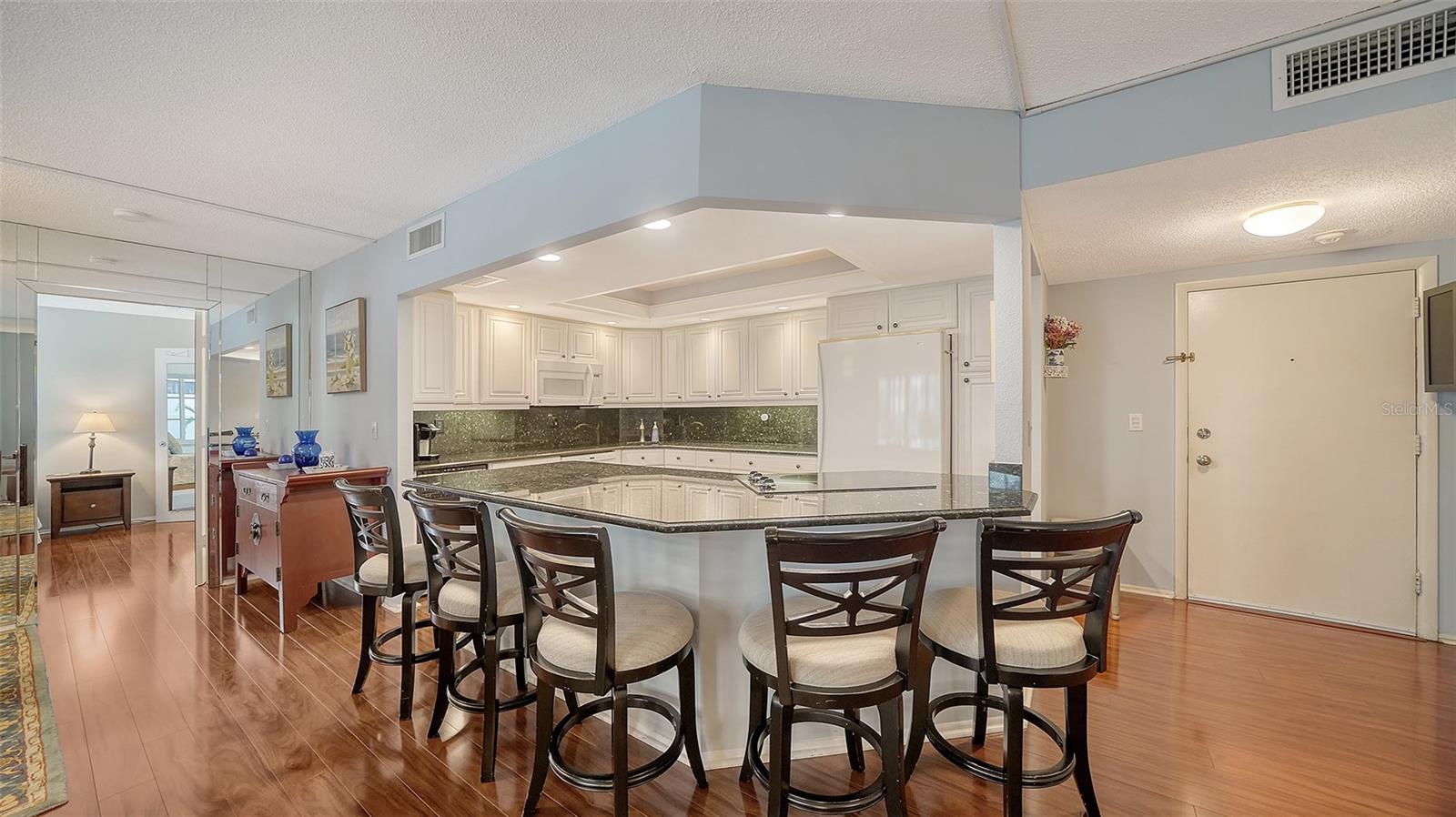 800 BENJAMIN FRANKLIN DR #202, SARASOTA, FL, 34236
