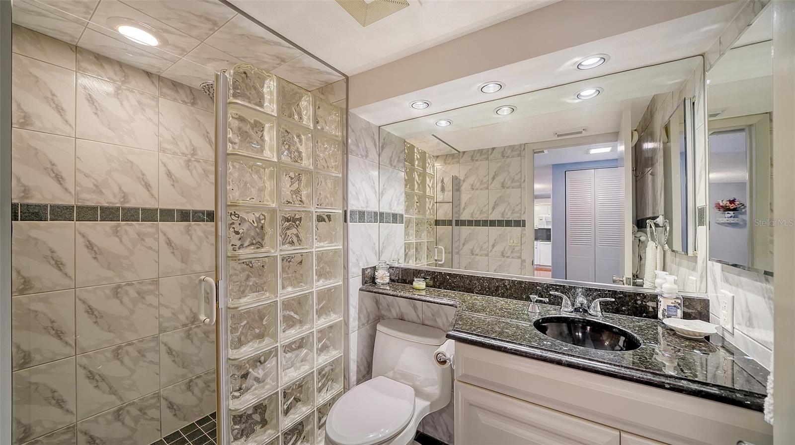 800 BENJAMIN FRANKLIN DR #202, SARASOTA, FL, 34236