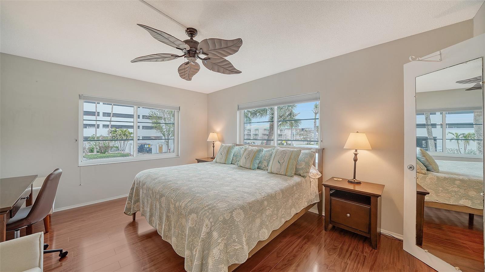 800 BENJAMIN FRANKLIN DR #202, SARASOTA, FL, 34236