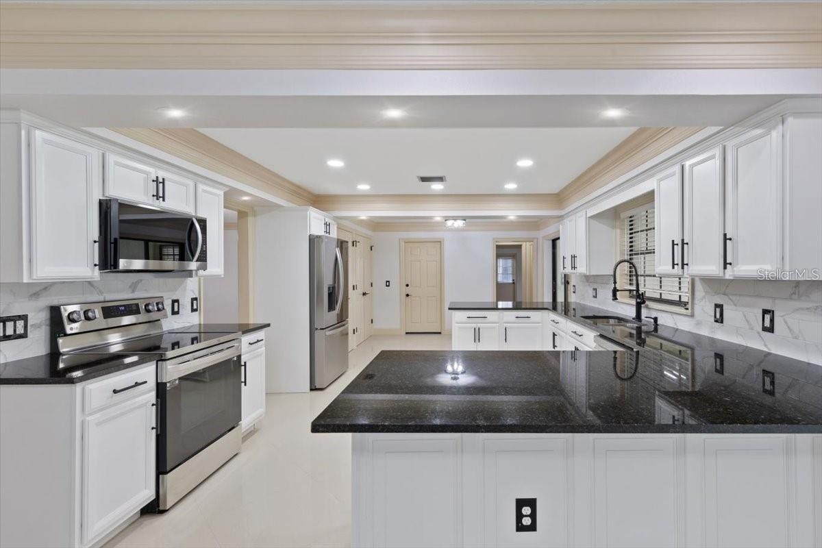 1001 EDGEMONT PL, BRANDON, FL, 33511