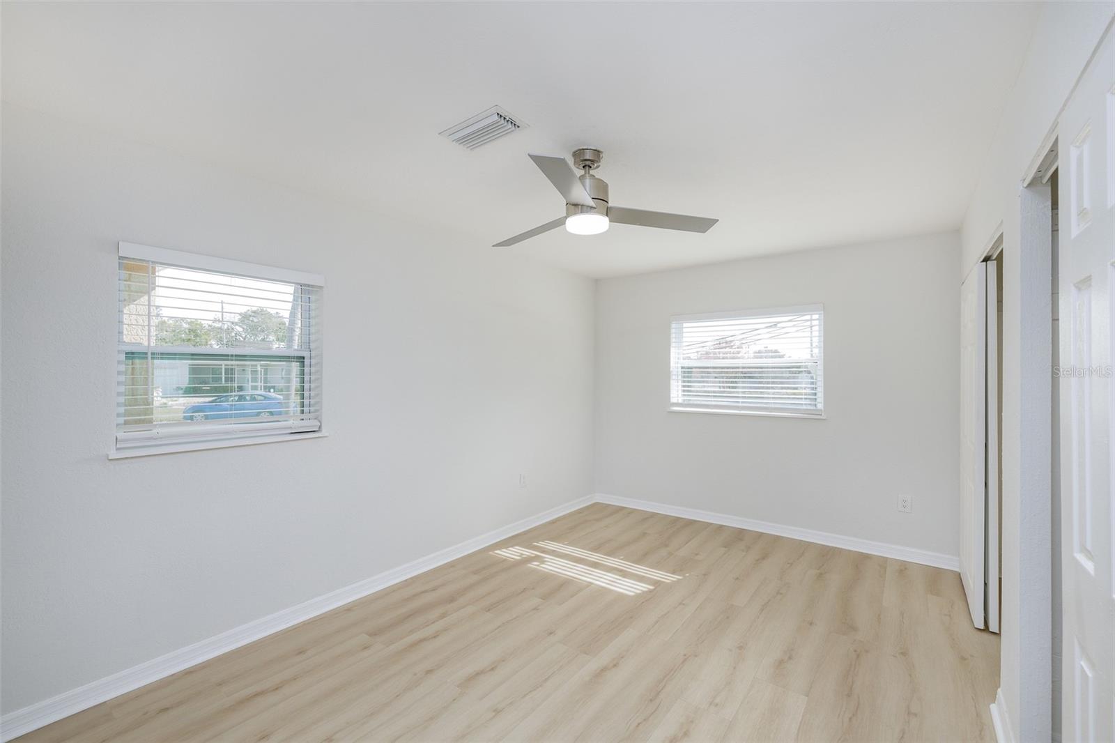 10821 FREEDOM BLVD, SEMINOLE, FL, 33772