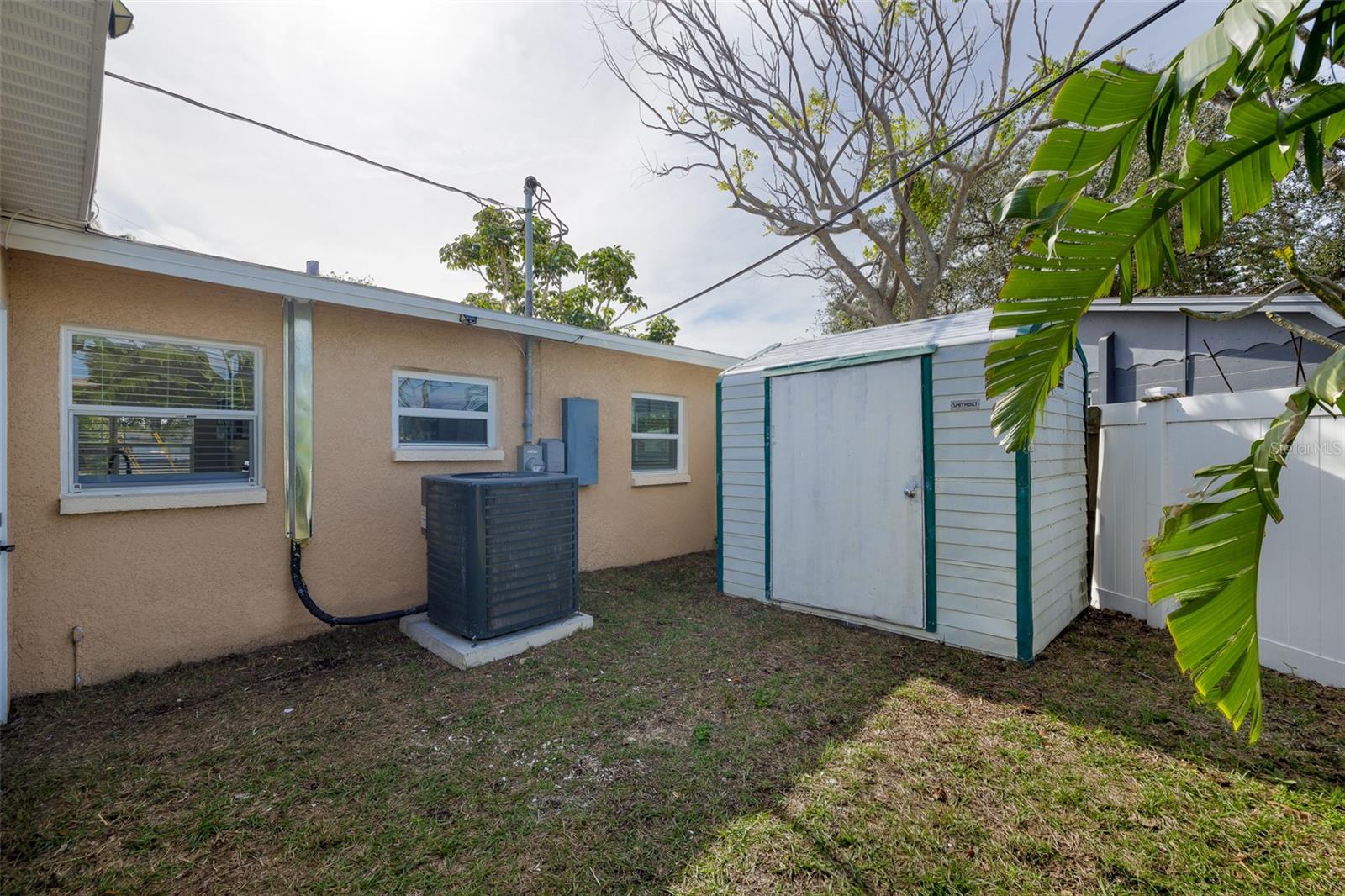 10821 FREEDOM BLVD, SEMINOLE, FL, 33772