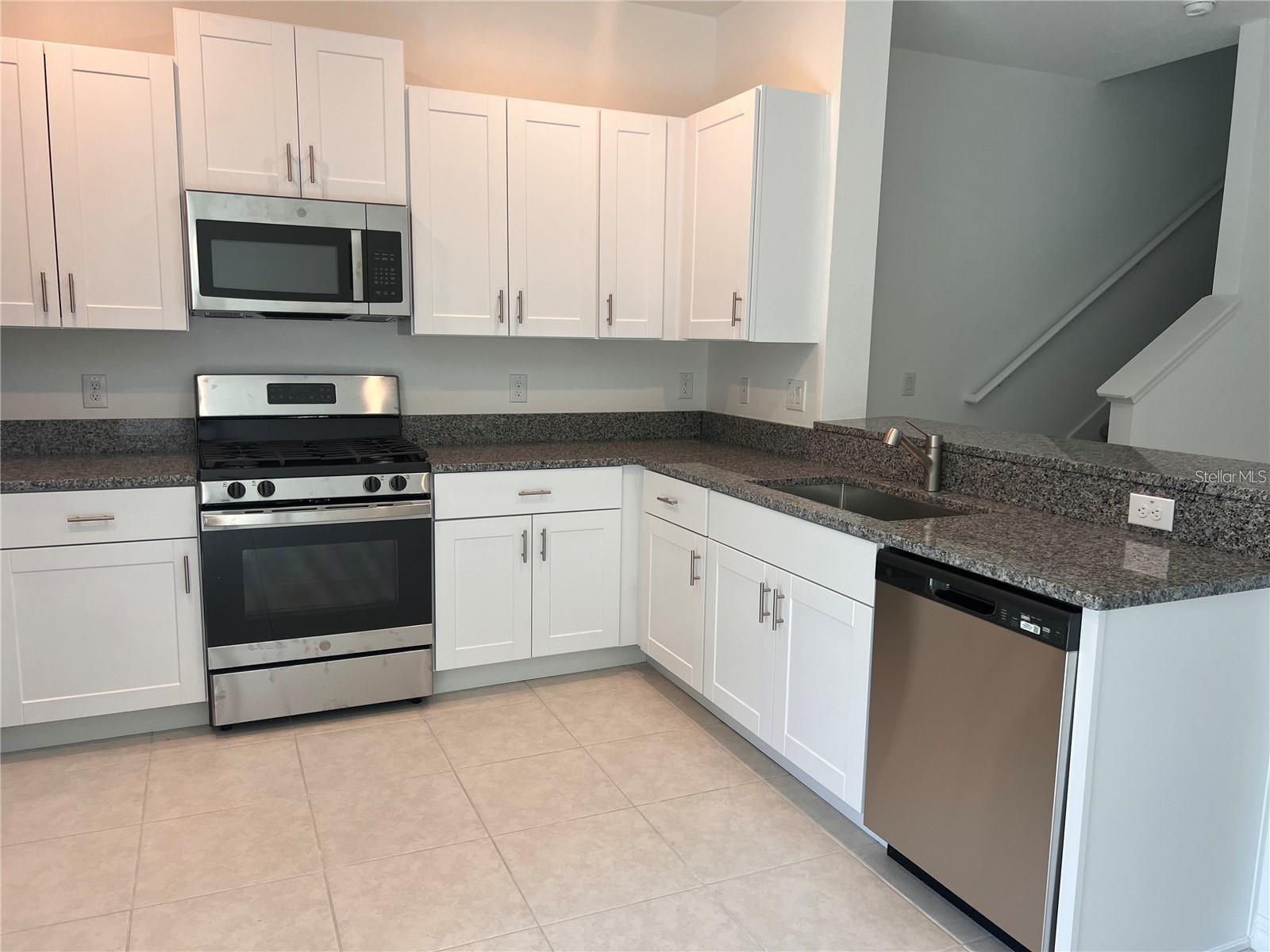 8329 CRESCENT OAKS DR, NEW PORT RICHEY, FL, 34655
