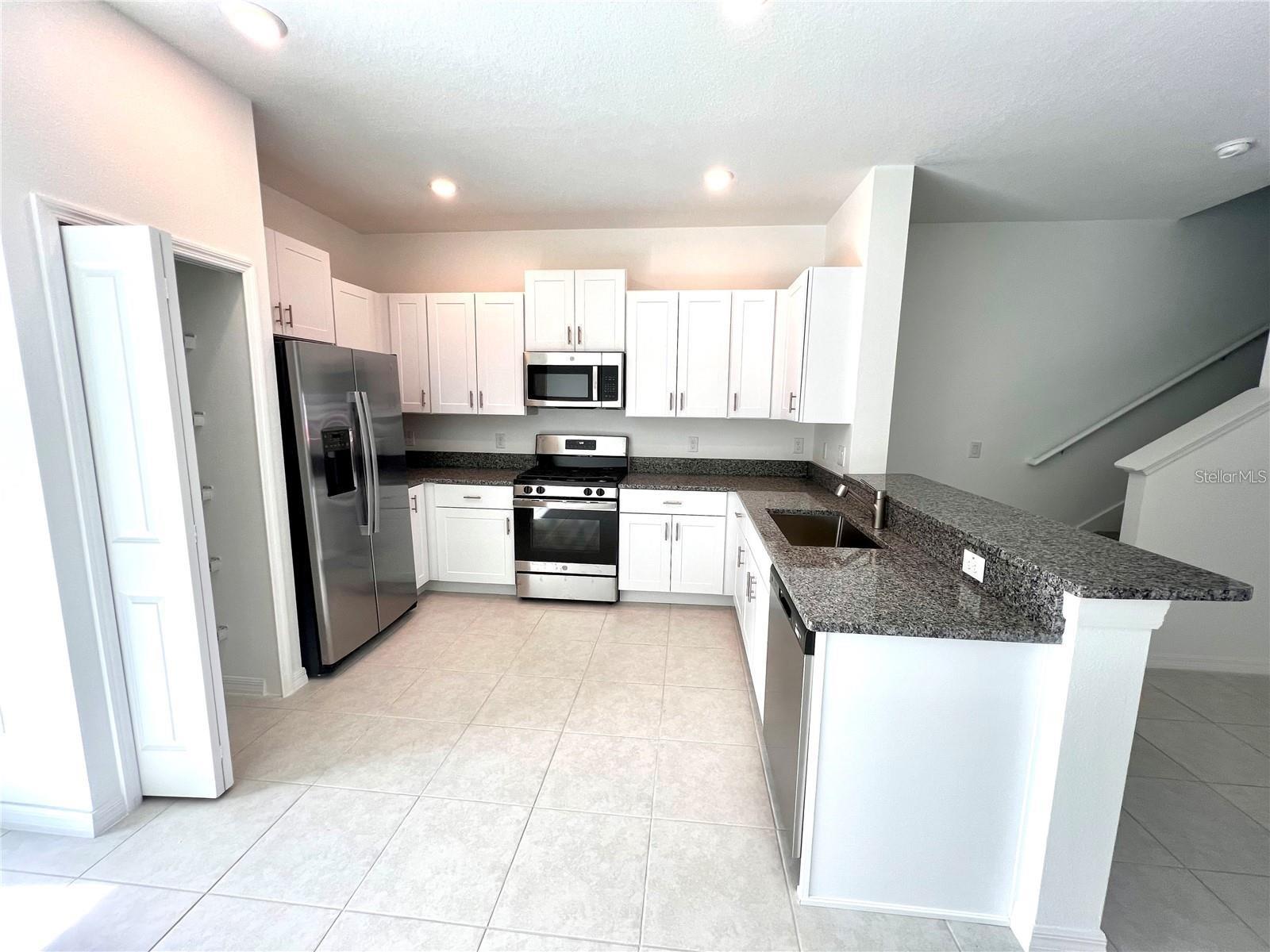 8329 CRESCENT OAKS DR, NEW PORT RICHEY, FL, 34655