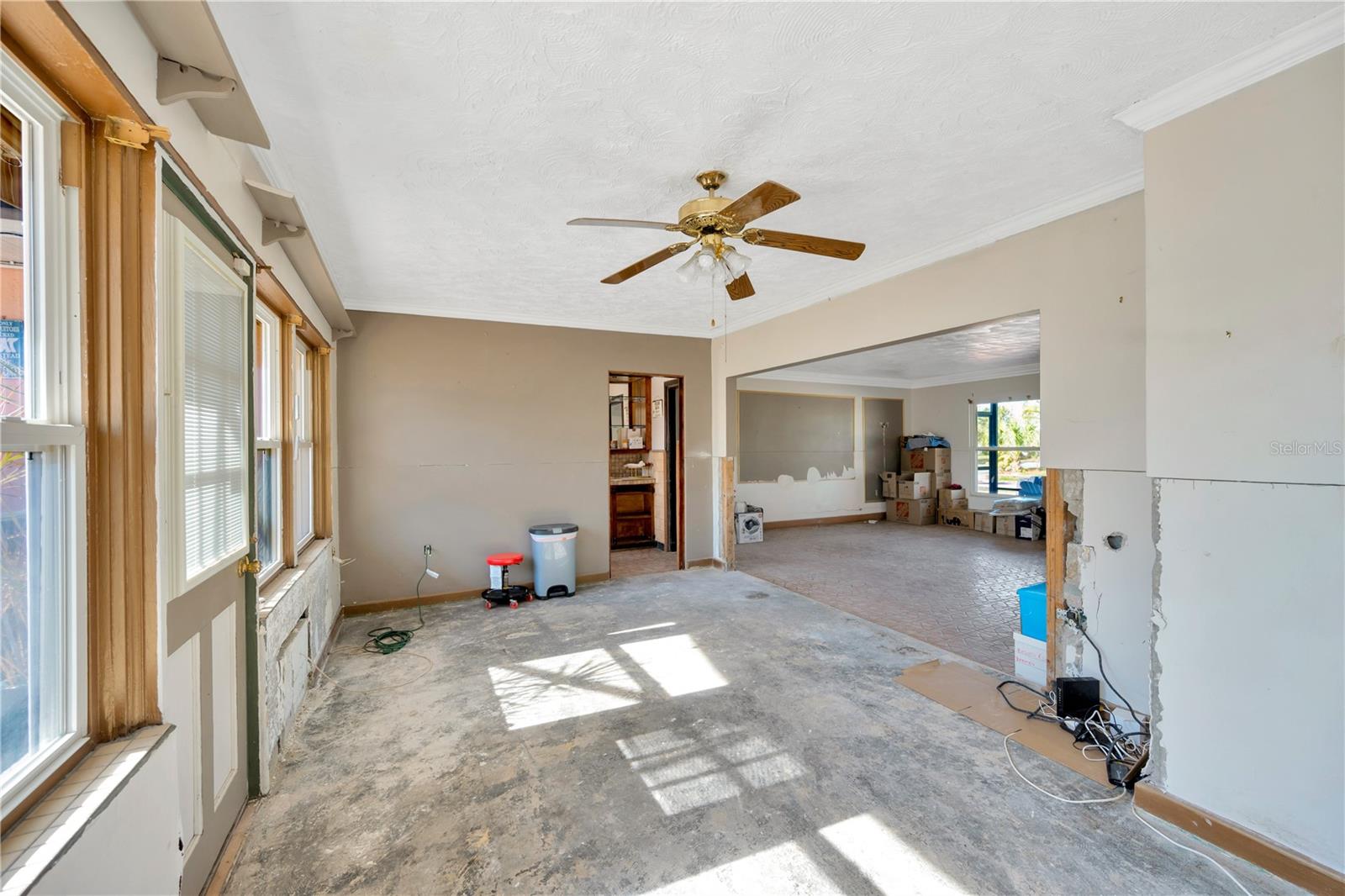 2412 CRESCENT CT E, BRADENTON, FL, 34208