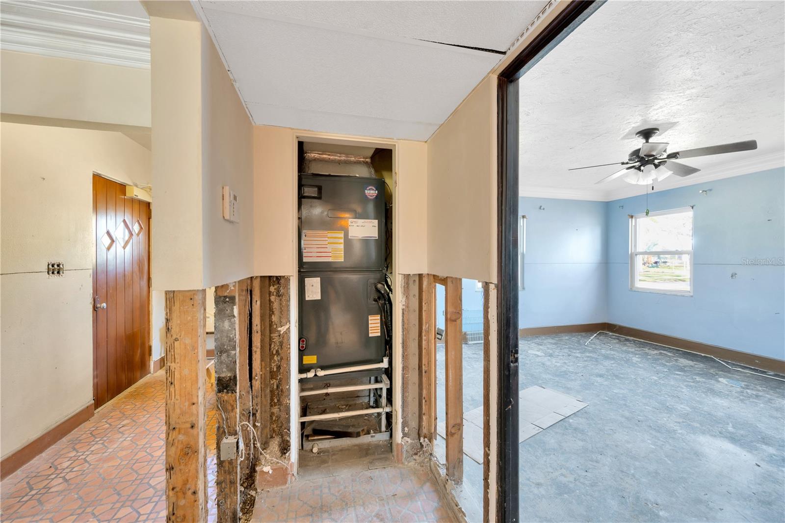 2412 CRESCENT CT E, BRADENTON, FL, 34208