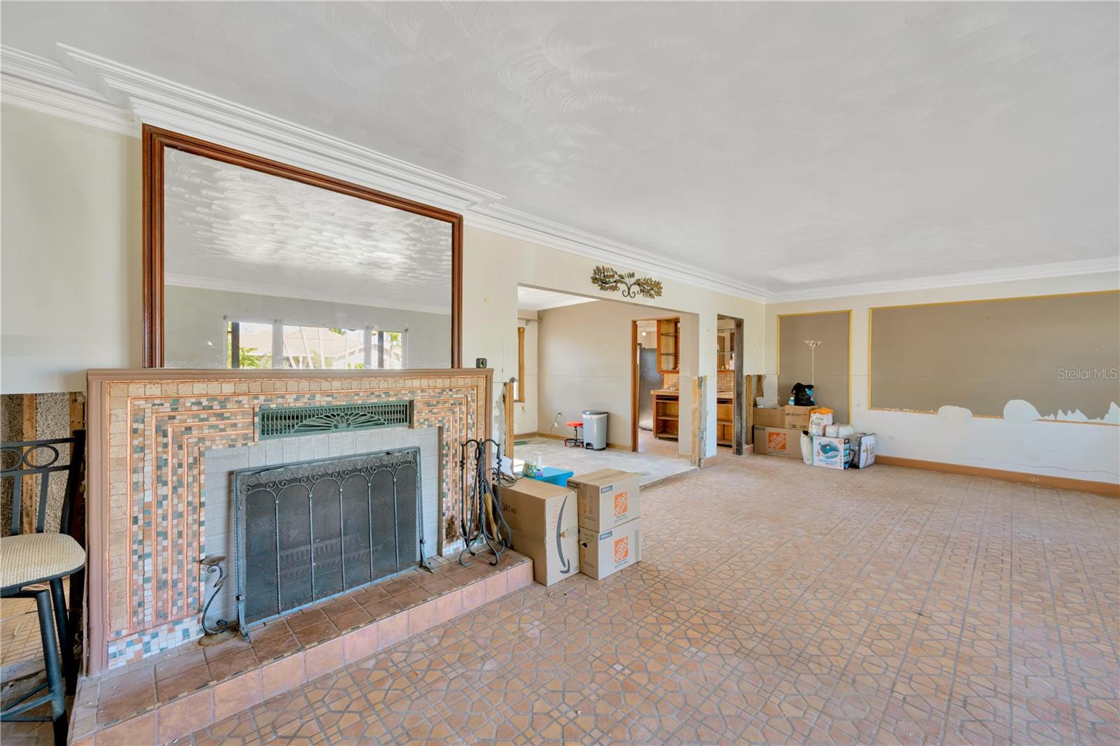 2412 CRESCENT CT E, BRADENTON, FL, 34208