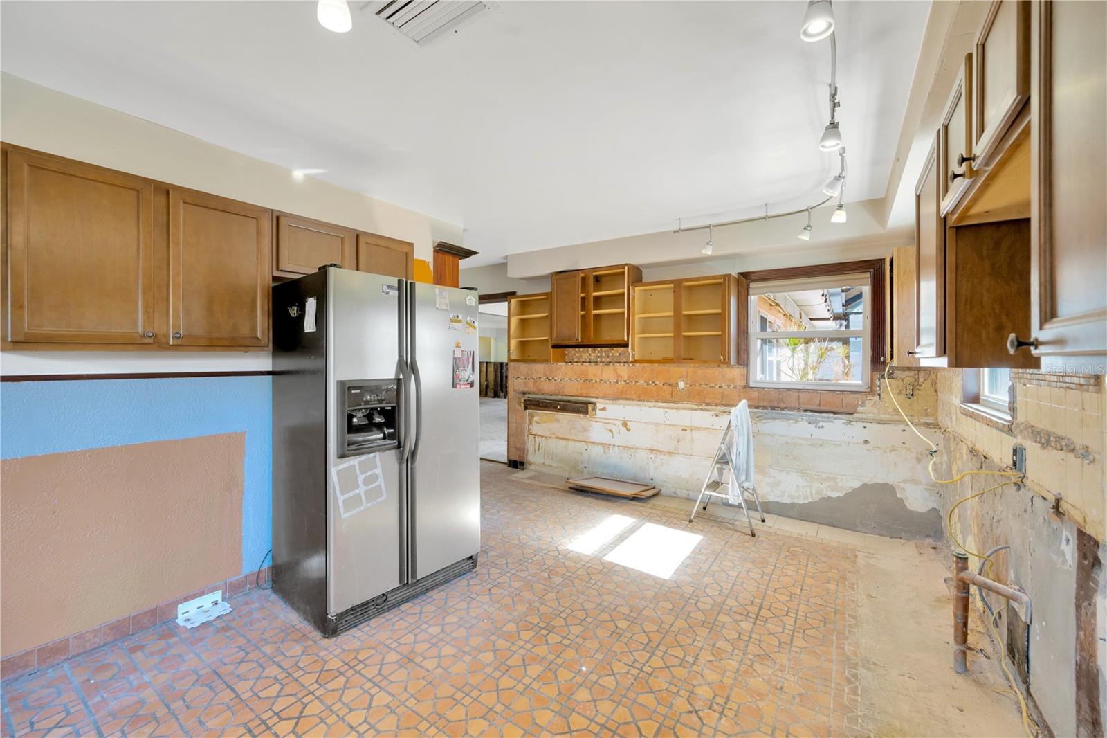 2412 CRESCENT CT E, BRADENTON, FL, 34208