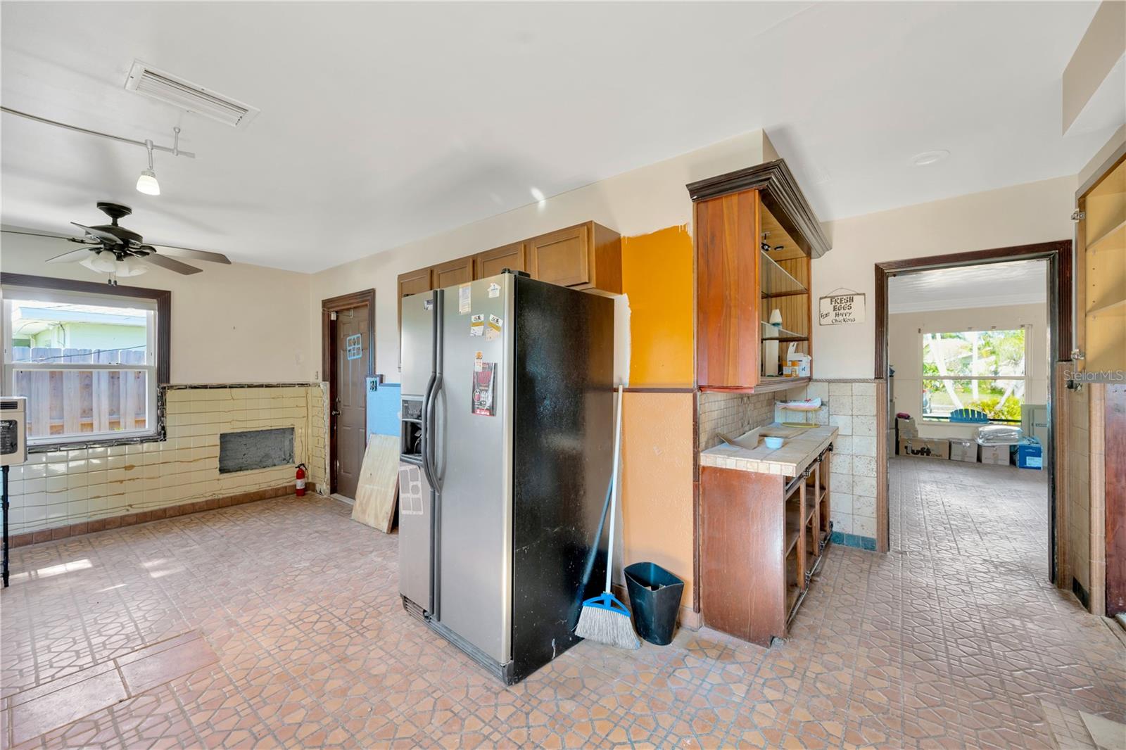 2412 CRESCENT CT E, BRADENTON, FL, 34208