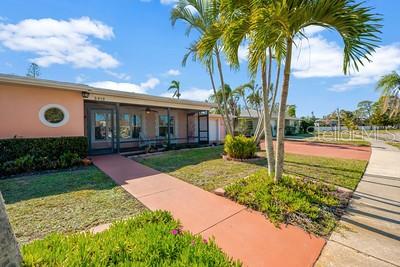 2412 CRESCENT CT E, BRADENTON, FL, 34208