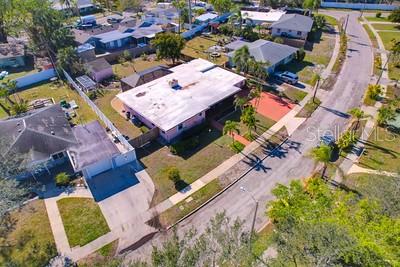 2412 CRESCENT CT E, BRADENTON, FL, 34208