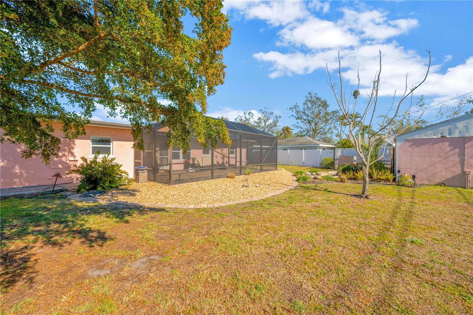 2412 CRESCENT CT E, BRADENTON, FL, 34208