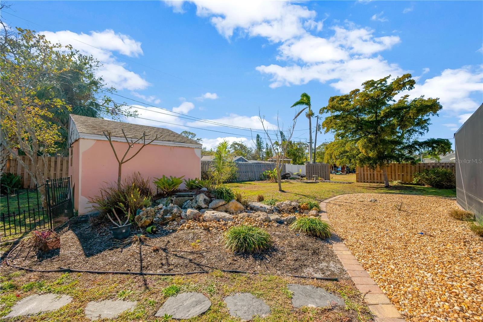 2412 CRESCENT CT E, BRADENTON, FL, 34208