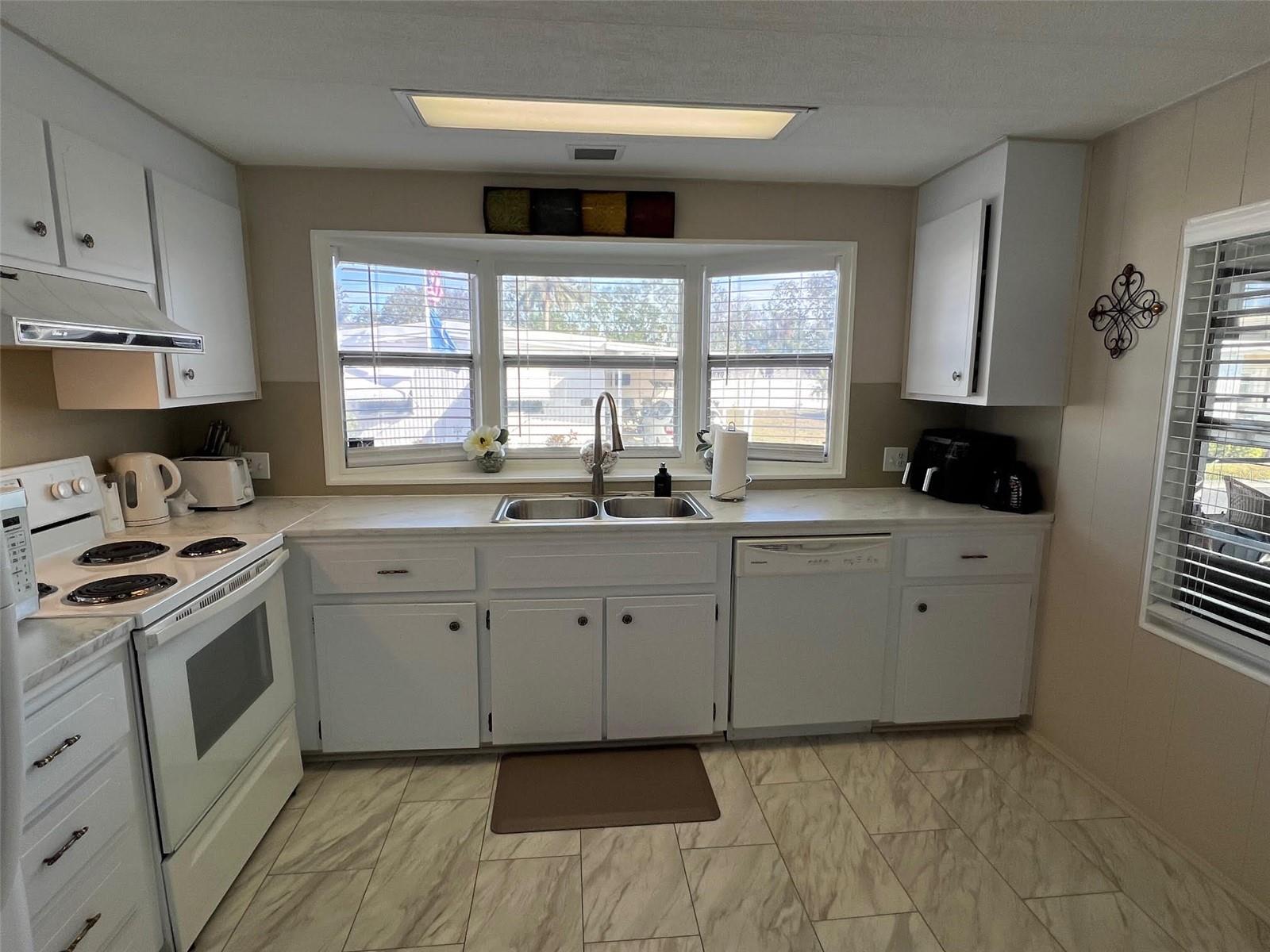 135 ROYAL PALM CIR, LARGO, FL, 33778