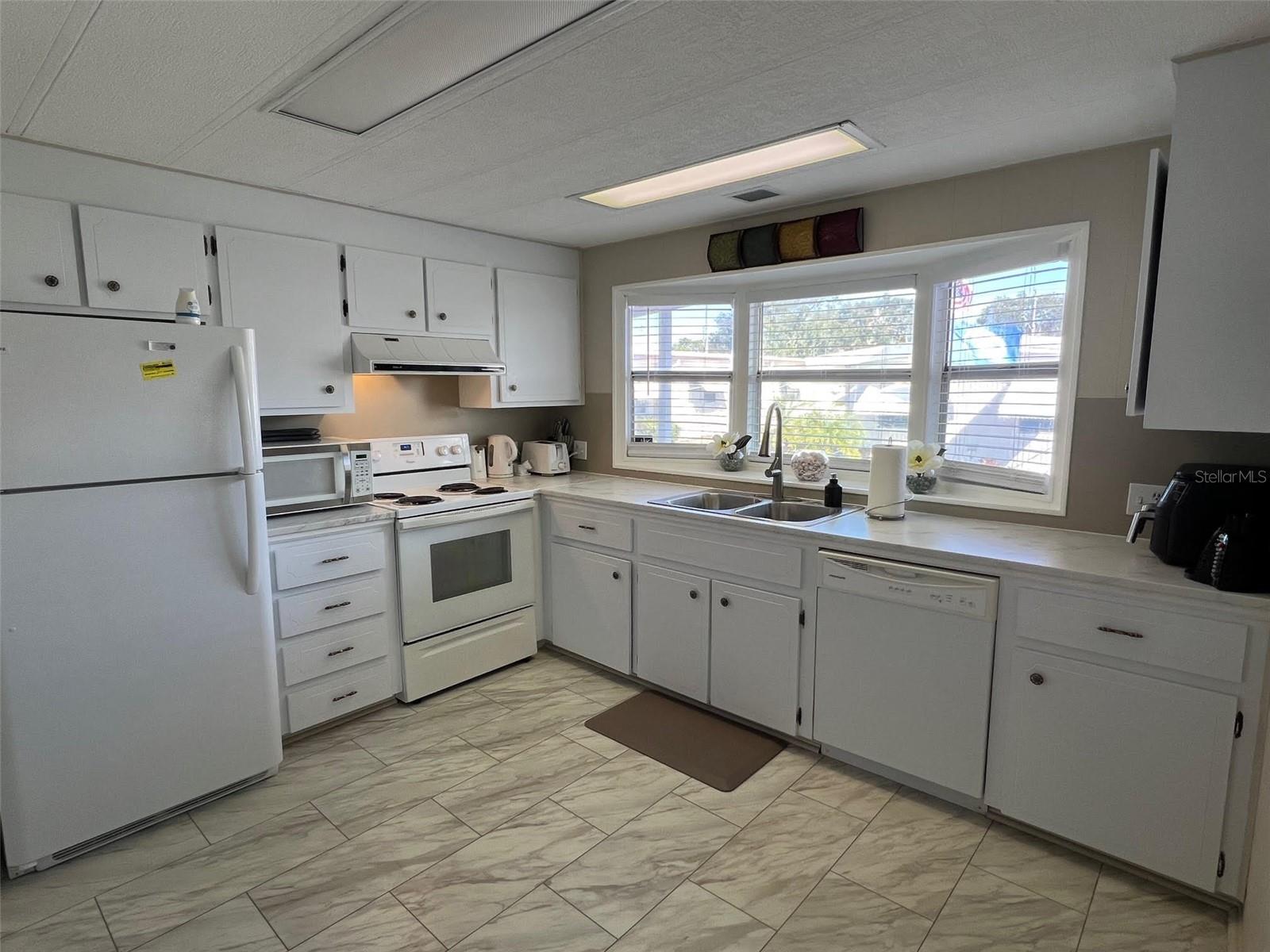 135 ROYAL PALM CIR, LARGO, FL, 33778