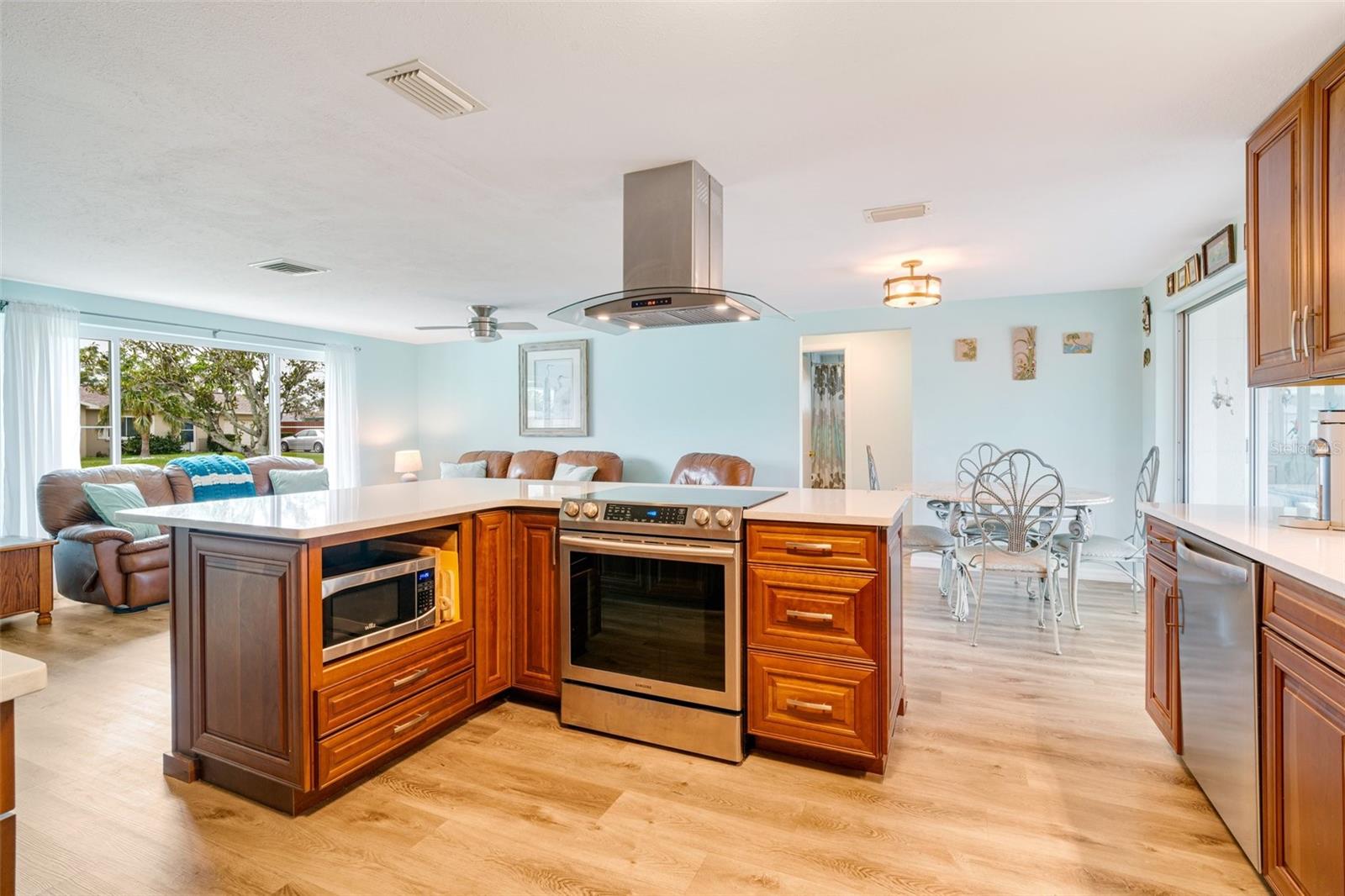 313 HILLVIEW RD, VENICE, FL, 34293