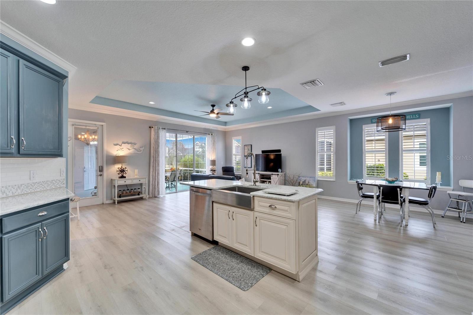302 LATITUDE PL, APOLLO BEACH, FL, 33572
