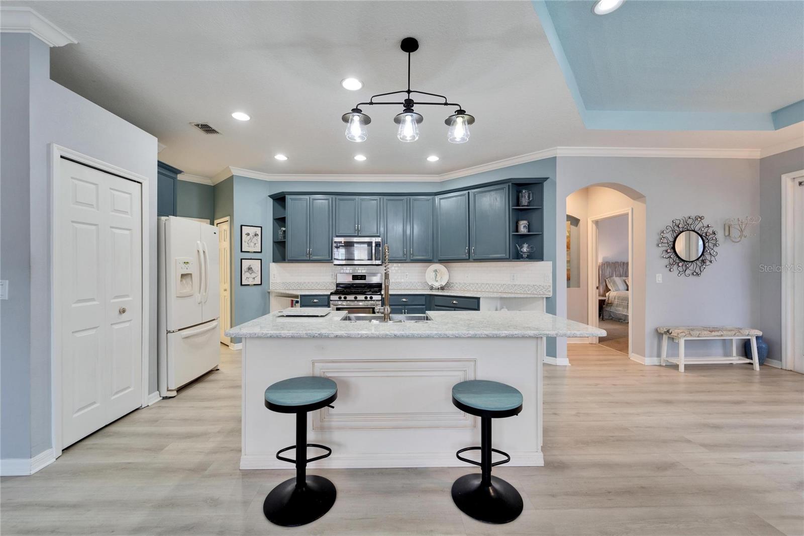 302 LATITUDE PL, APOLLO BEACH, FL, 33572