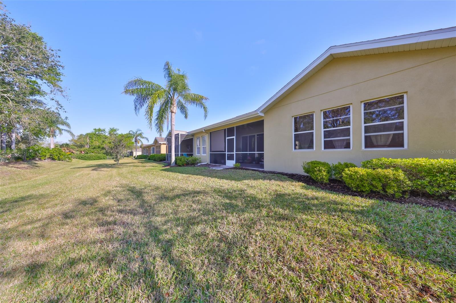 2124 SIFIELD GREENS WAY #11, SUN CITY CENTER, FL, 33573