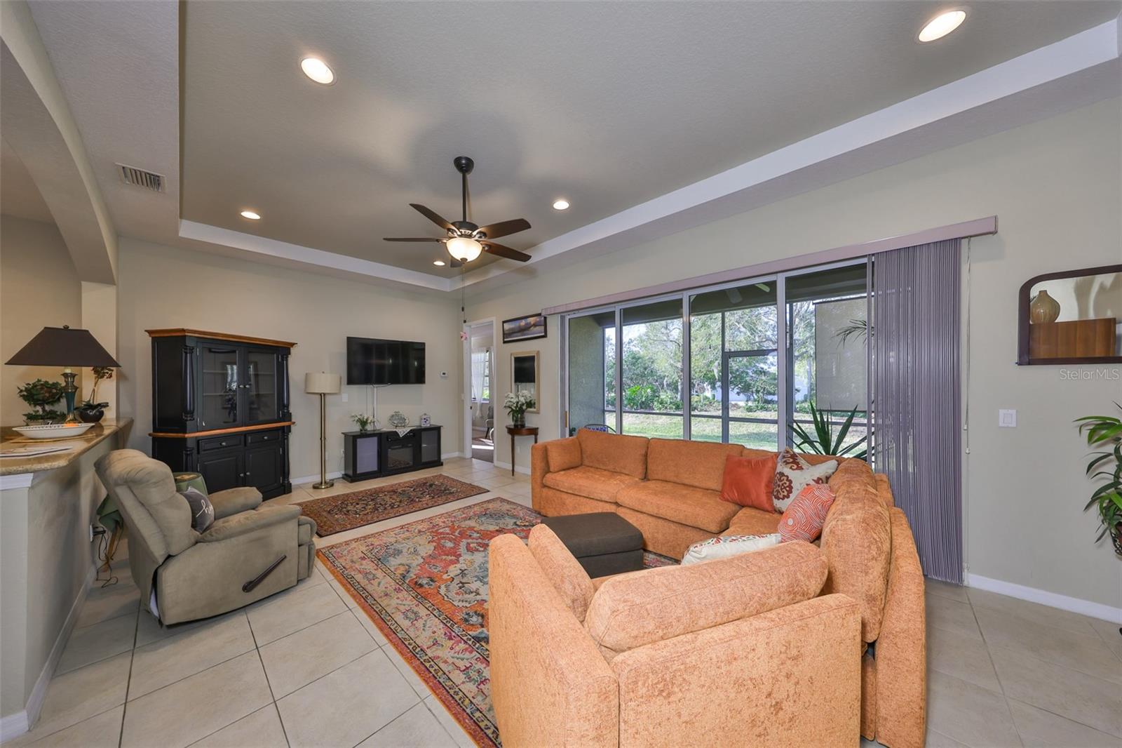 2124 SIFIELD GREENS WAY #11, SUN CITY CENTER, FL, 33573
