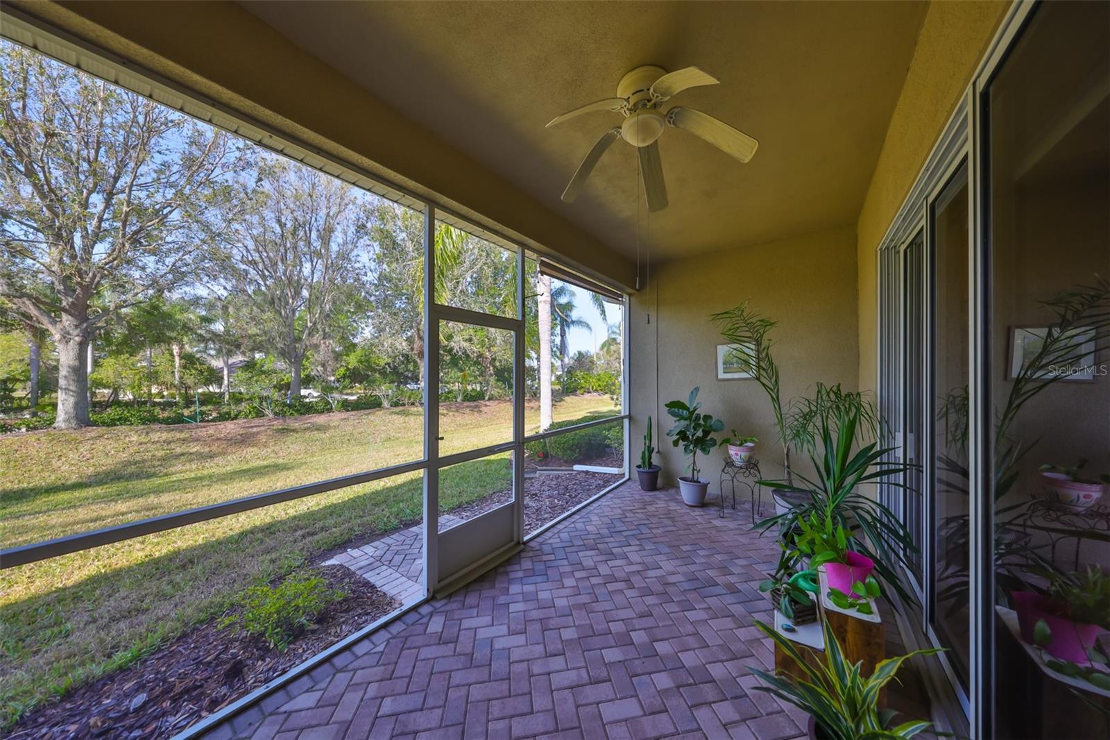 2124 SIFIELD GREENS WAY #11, SUN CITY CENTER, FL, 33573