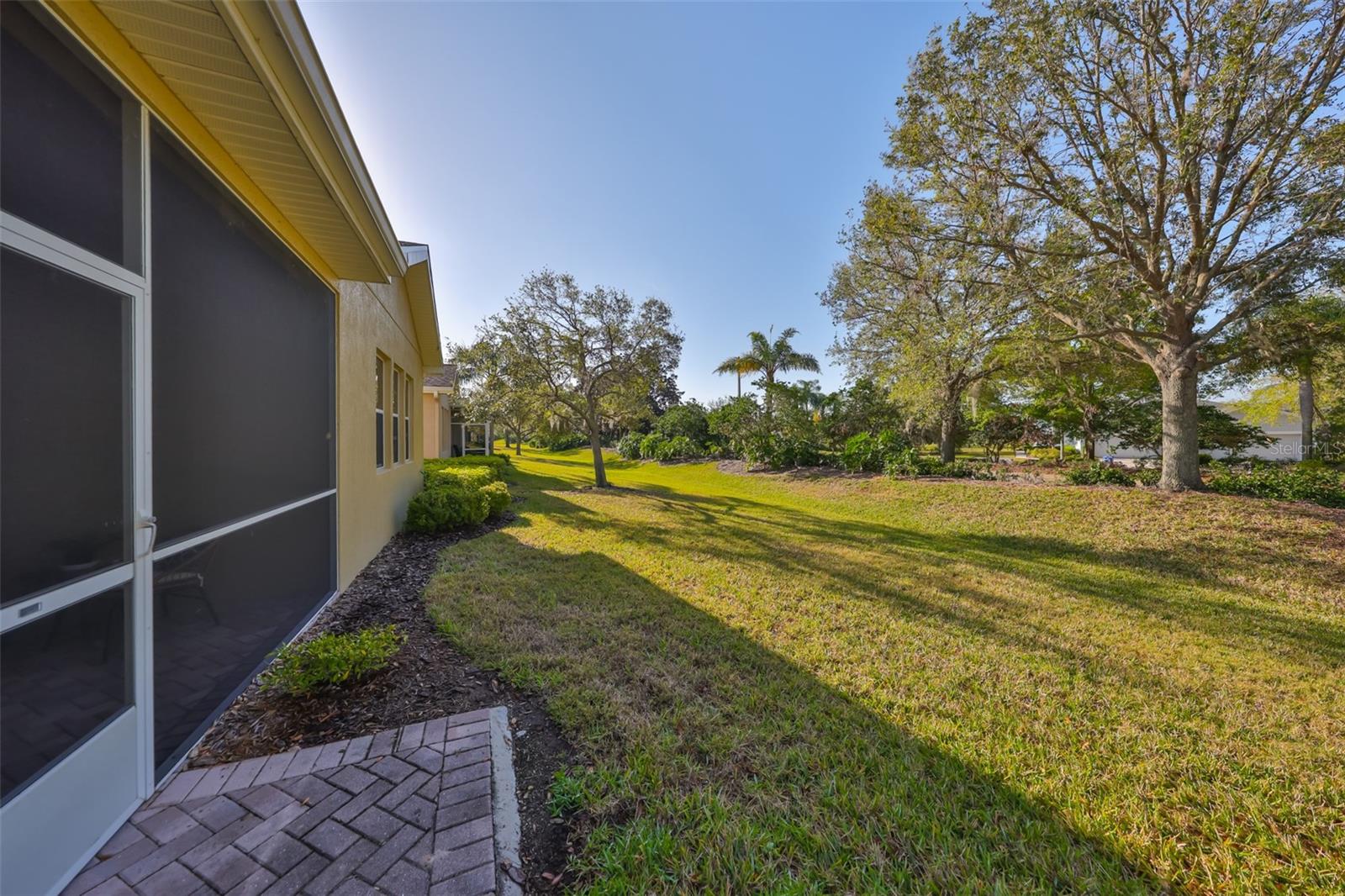 2124 SIFIELD GREENS WAY #11, SUN CITY CENTER, FL, 33573