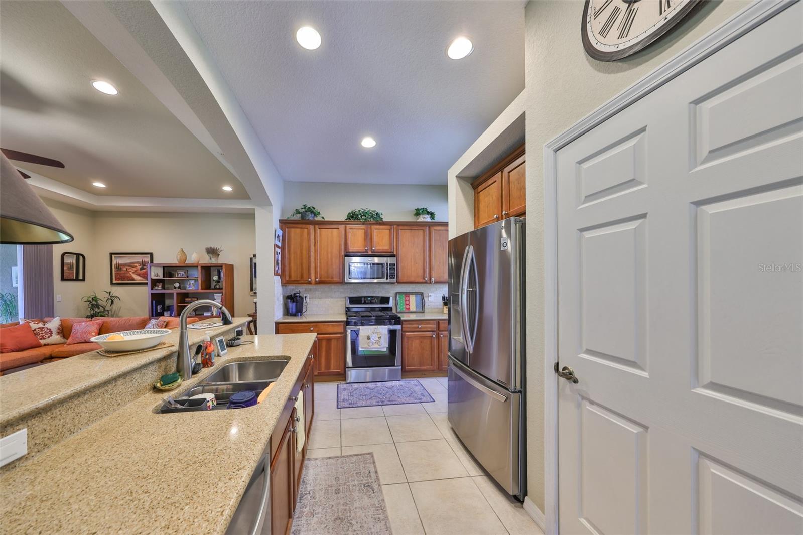 2124 SIFIELD GREENS WAY #11, SUN CITY CENTER, FL, 33573