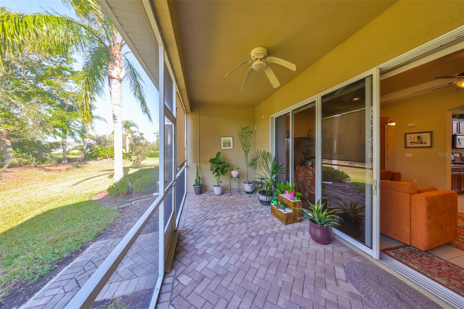 2124 SIFIELD GREENS WAY #11, SUN CITY CENTER, FL, 33573