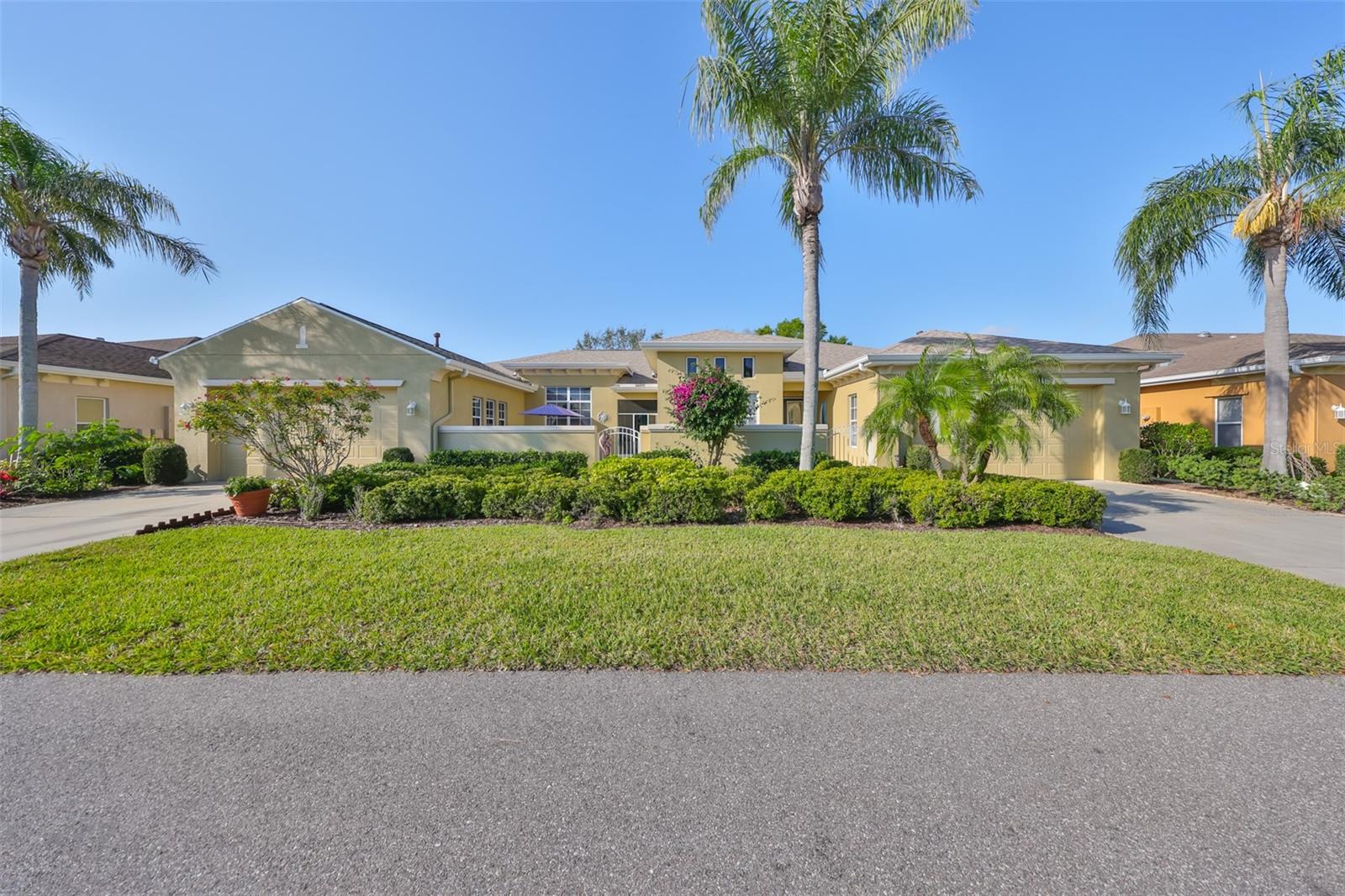 2124 SIFIELD GREENS WAY #11, SUN CITY CENTER, FL, 33573