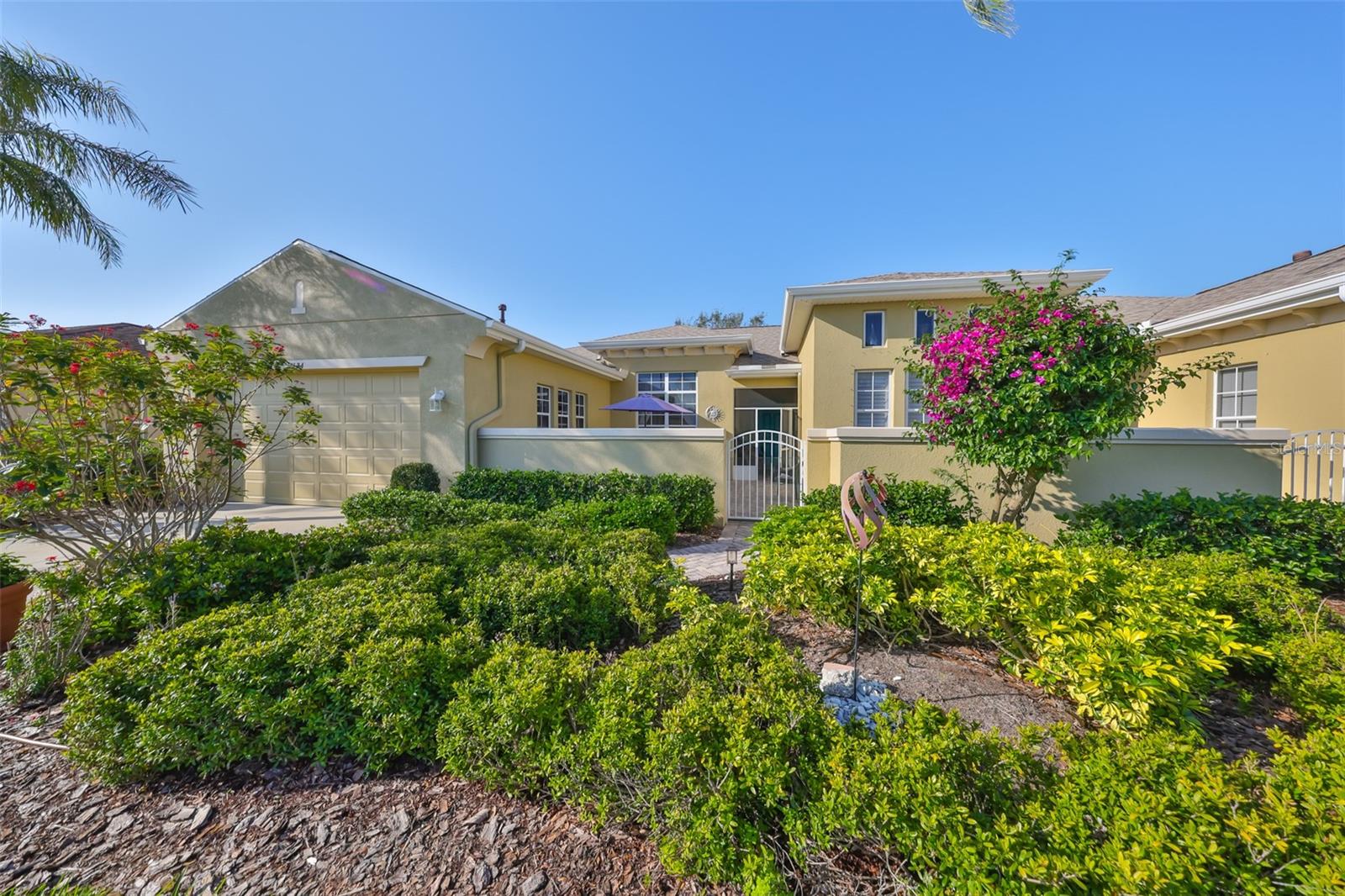 2124 SIFIELD GREENS WAY #11, SUN CITY CENTER, FL, 33573
