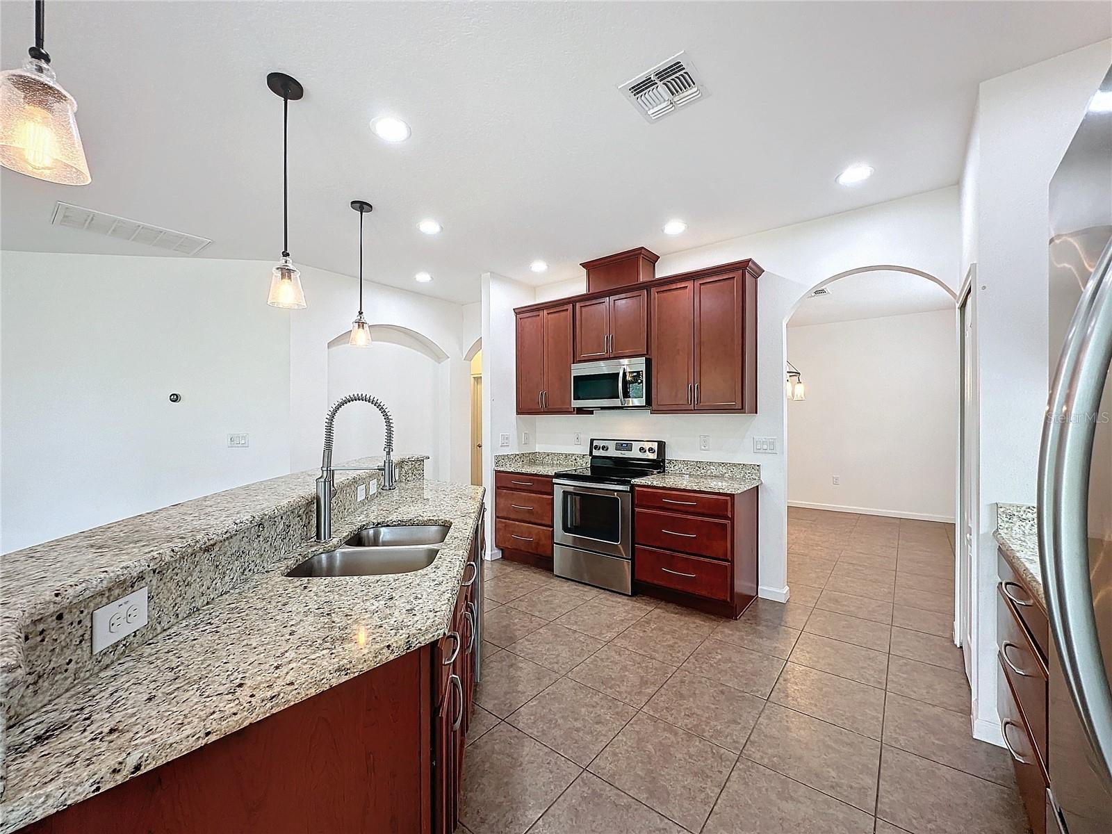 6826 GOLDFLOWER AVE, HARMONY, FL, 34773
