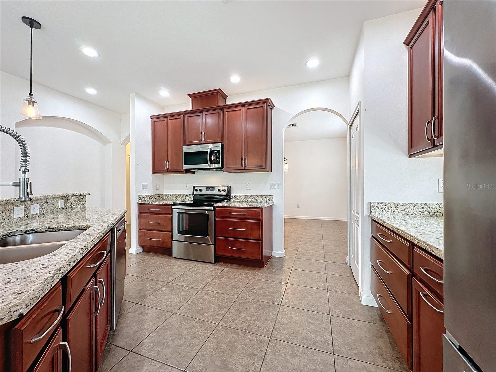 6826 GOLDFLOWER AVE, HARMONY, FL, 34773