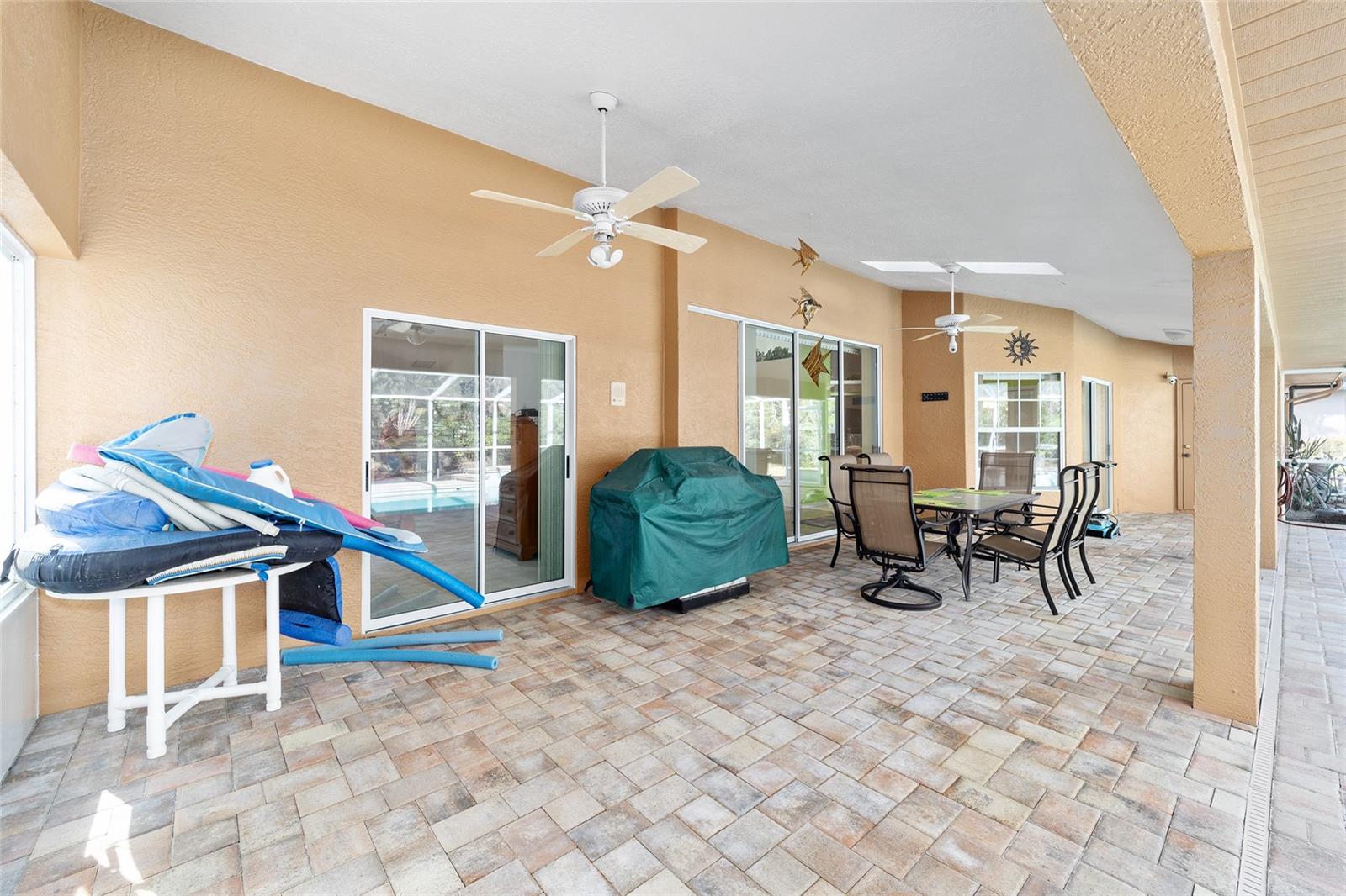 18 DOUGLAS ST, HOMOSASSA, FL, 34446