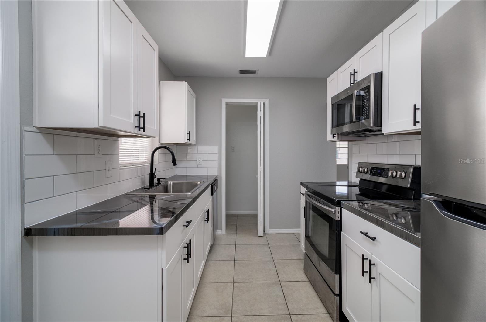 22047 MIDWAY BLVD, PORT CHARLOTTE, FL, 33952