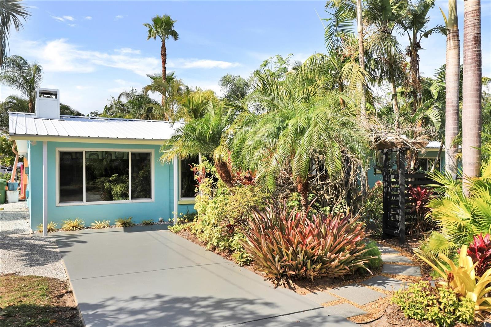 2135 HYDE PARK CIR, SARASOTA, FL, 34239