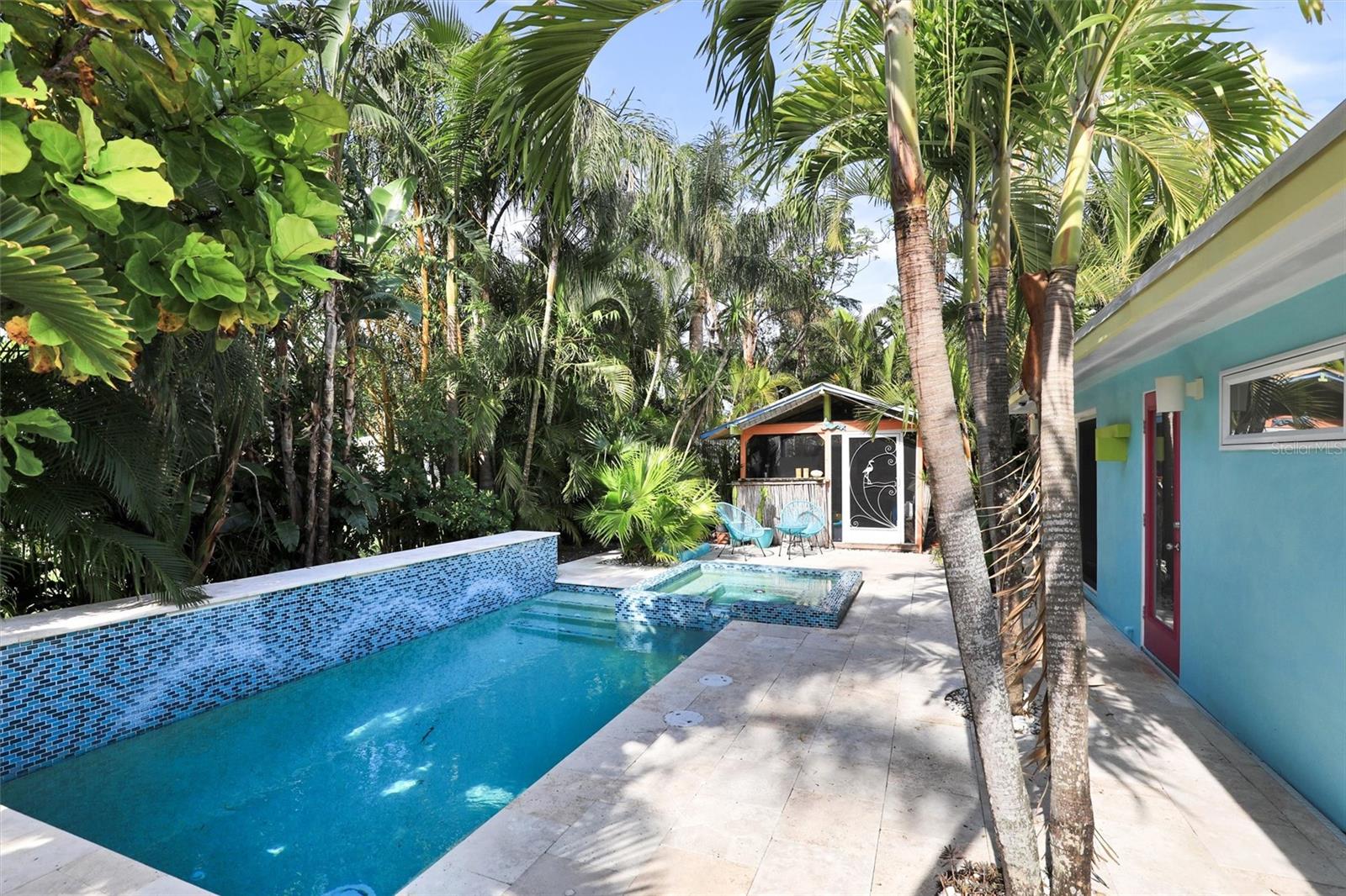 2135 HYDE PARK CIR, SARASOTA, FL, 34239