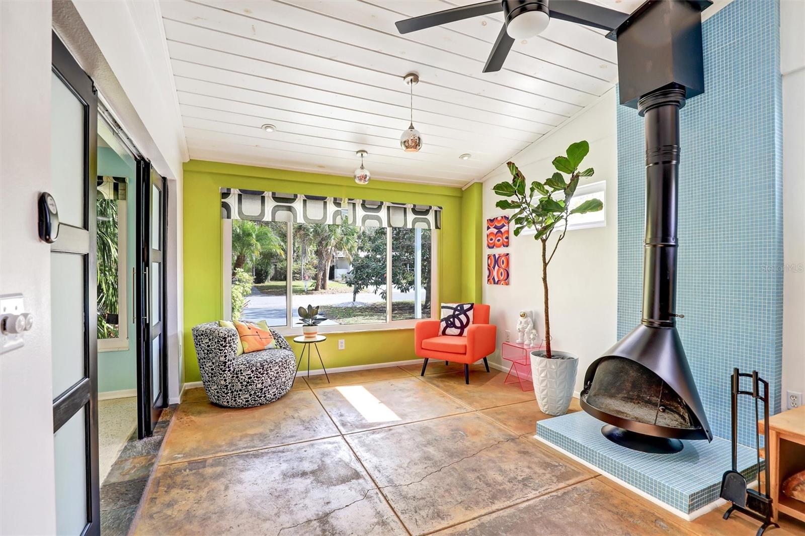 2135 HYDE PARK CIR, SARASOTA, FL, 34239