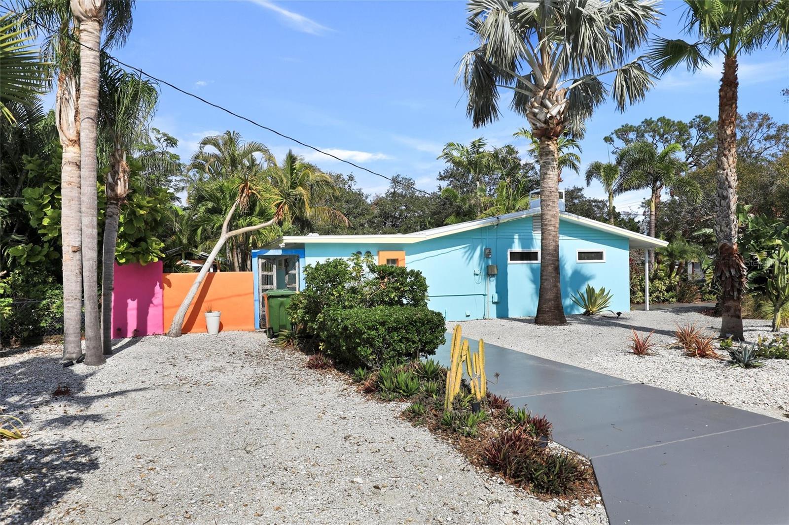 2135 HYDE PARK CIR, SARASOTA, FL, 34239
