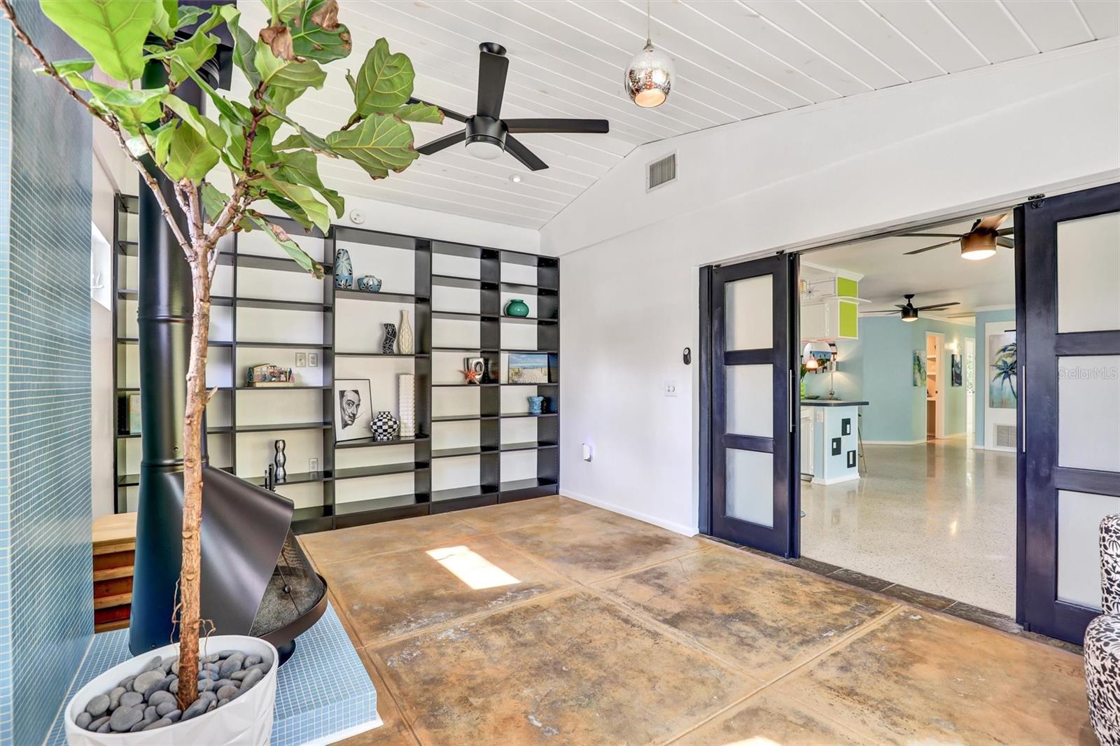 2135 HYDE PARK CIR, SARASOTA, FL, 34239