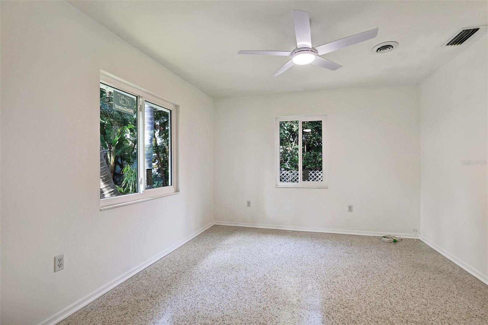 2135 HYDE PARK CIR, SARASOTA, FL, 34239