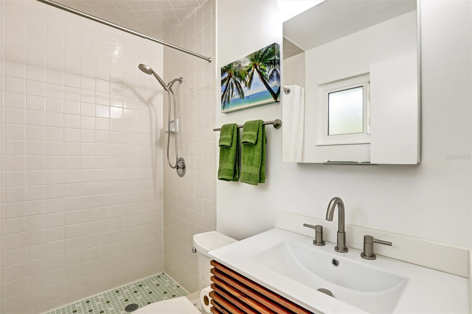2135 HYDE PARK CIR, SARASOTA, FL, 34239