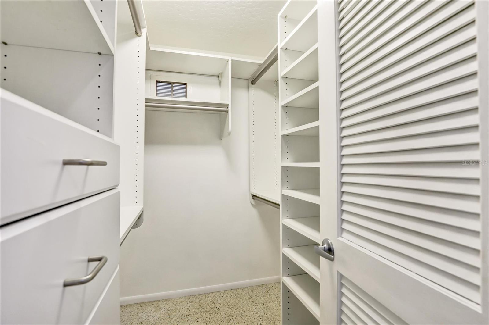 2135 HYDE PARK CIR, SARASOTA, FL, 34239