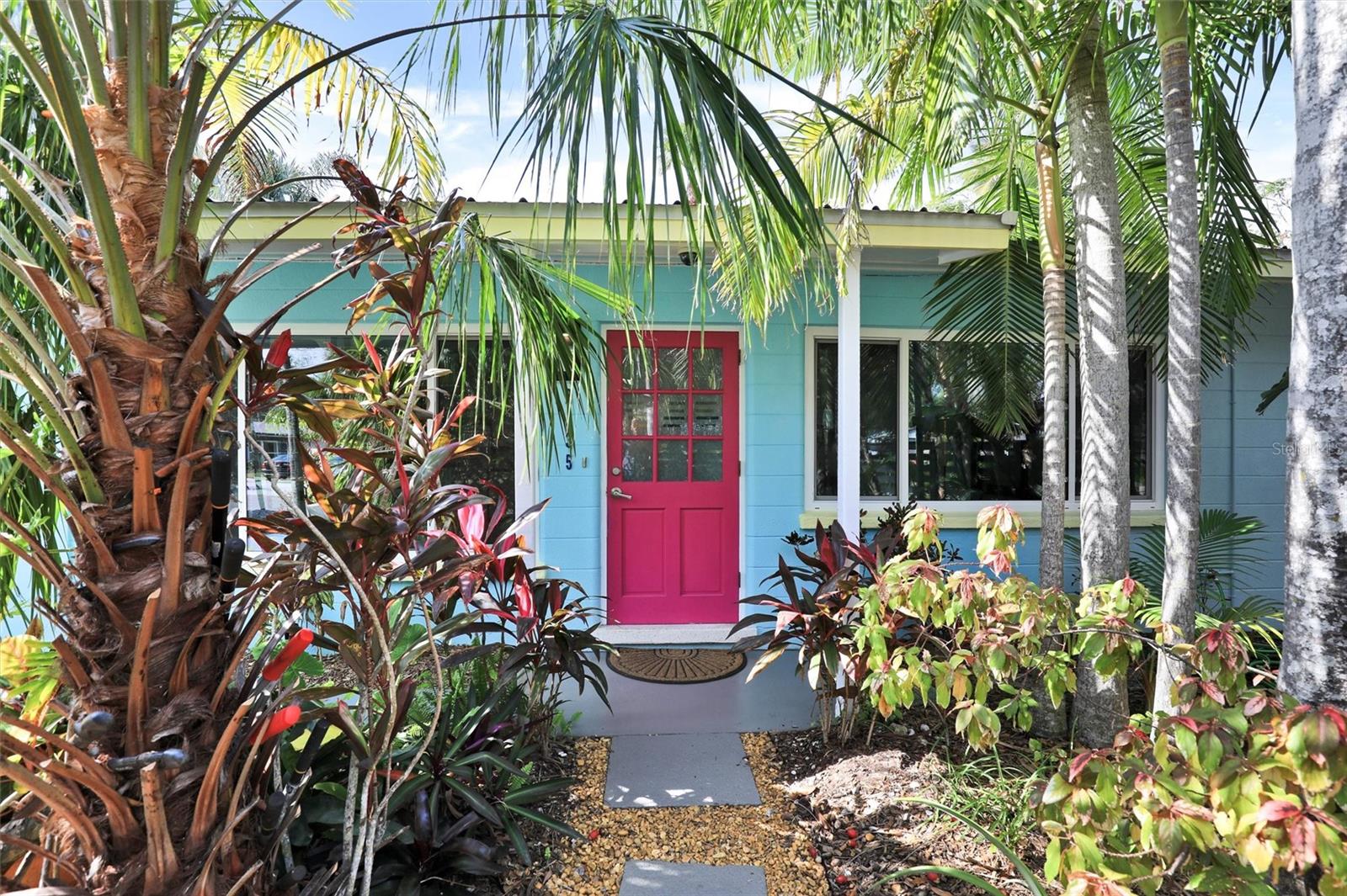 2135 HYDE PARK CIR, SARASOTA, FL, 34239